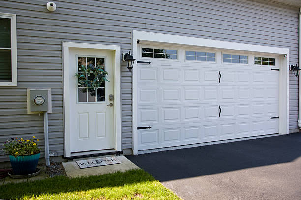 24/7 Emergency Garage Door Panel Replacement experts in Elk Plain, WA